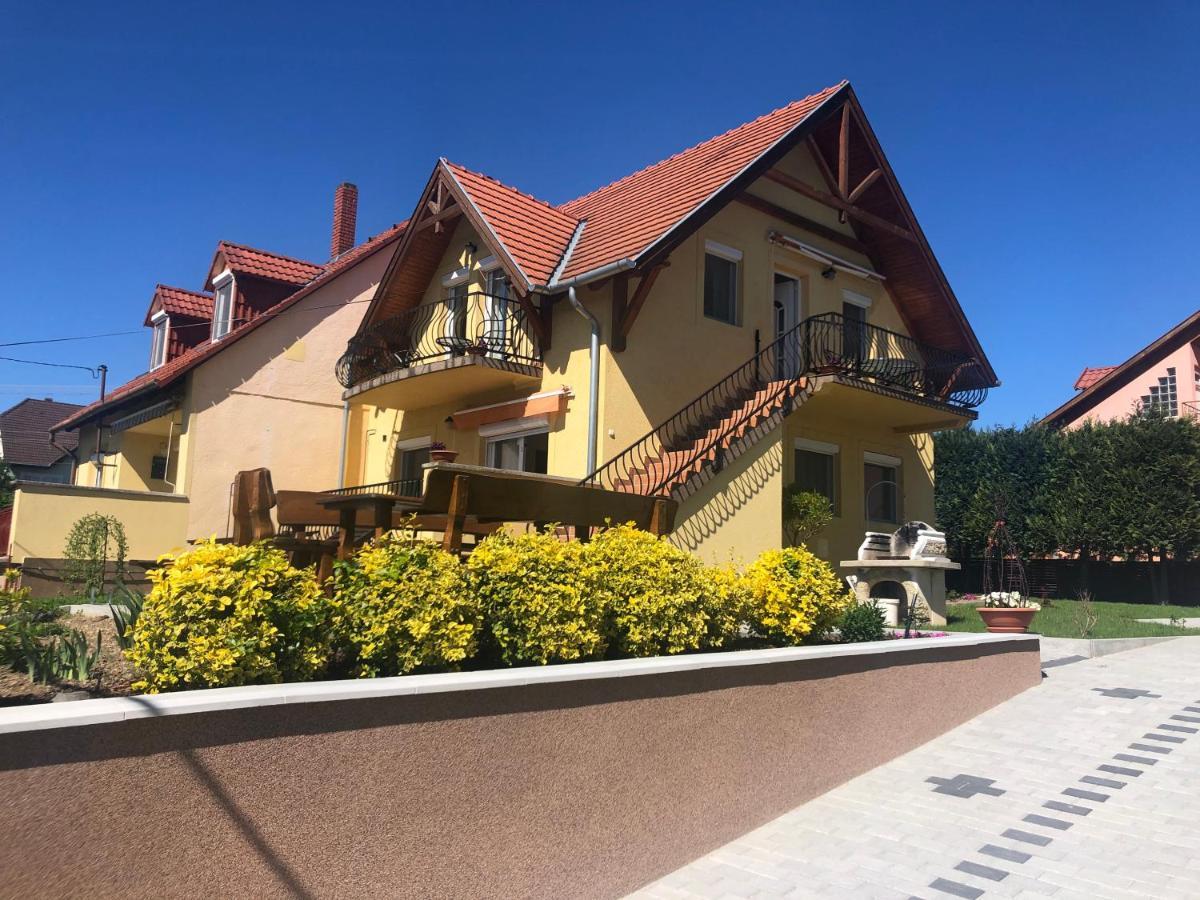 Ferienwohnung Laura-haus Vonyarcvashegy Exterior foto